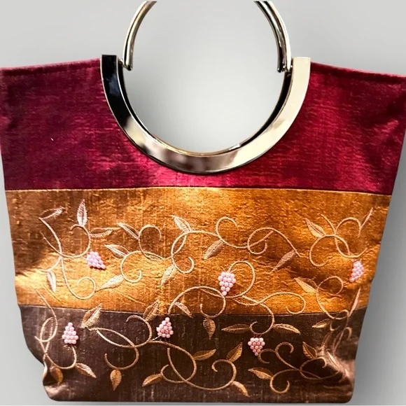 🌟 Handmade Vietnamese Handbag – A Unique Blend of Elegance and Craftsmanship! 🌟 - Picture 5 of 6
